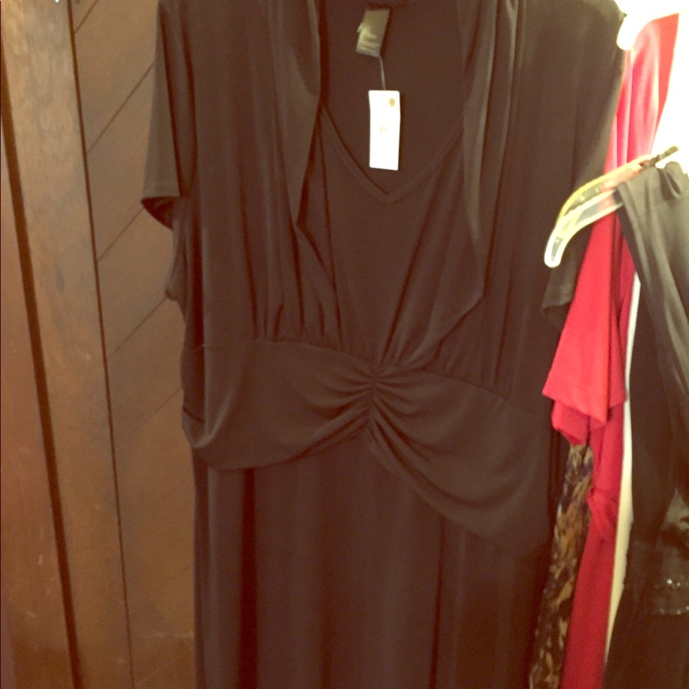 Black short sleeve dress